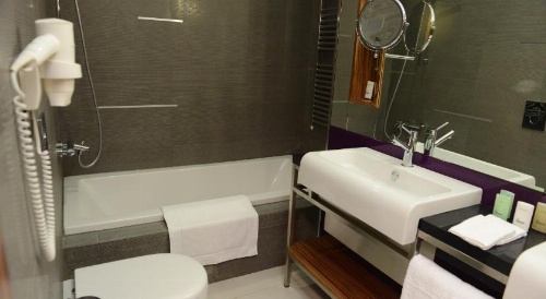 Warwick Stone 55 Hotel image 3