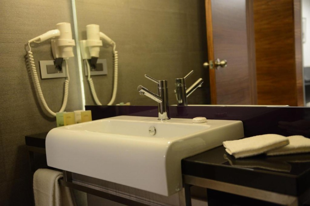 Warwick Stone 55 Hotel Image 49